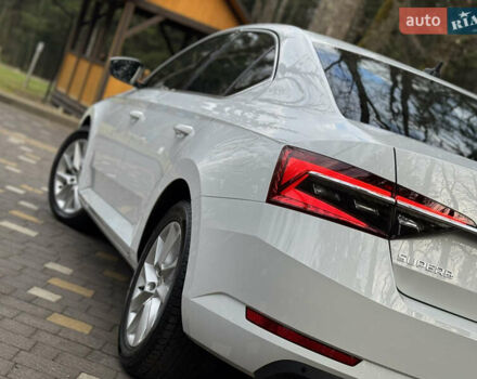 Белый Шкода Суперб, объемом двигателя 2 л и пробегом 164 тыс. км за 25450 $, фото 83 на Automoto.ua