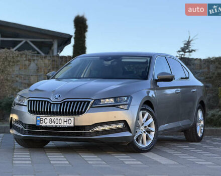 Белый Шкода Суперб, объемом двигателя 1.97 л и пробегом 113 тыс. км за 33999 $, фото 1 на Automoto.ua