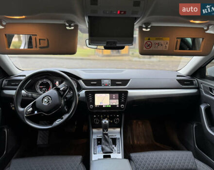 Белый Шкода Суперб, объемом двигателя 2 л и пробегом 164 тыс. км за 25450 $, фото 112 на Automoto.ua