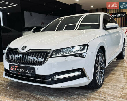 Білий Шкода Суперб, об'ємом двигуна 1.4 л та пробігом 54 тис. км за 38900 $, фото 14 на Automoto.ua