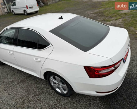 Білий Шкода Суперб, об'ємом двигуна 1.97 л та пробігом 206 тис. км за 25500 $, фото 25 на Automoto.ua