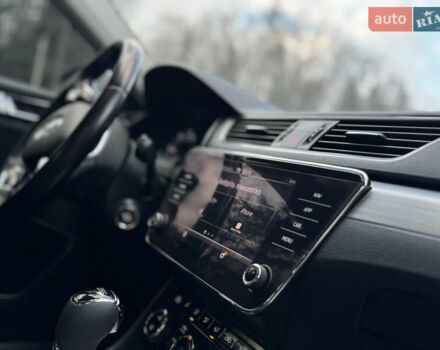 Белый Шкода Суперб, объемом двигателя 2 л и пробегом 164 тыс. км за 25450 $, фото 56 на Automoto.ua