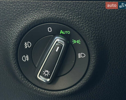 Белый Шкода Суперб, объемом двигателя 2 л и пробегом 164 тыс. км за 25450 $, фото 125 на Automoto.ua