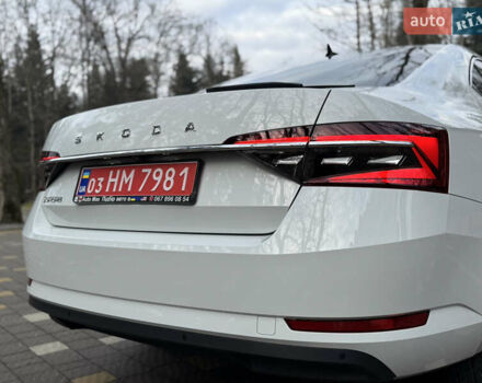 Белый Шкода Суперб, объемом двигателя 2 л и пробегом 164 тыс. км за 25450 $, фото 94 на Automoto.ua