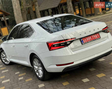 Белый Шкода Суперб, объемом двигателя 2 л и пробегом 164 тыс. км за 25450 $, фото 86 на Automoto.ua