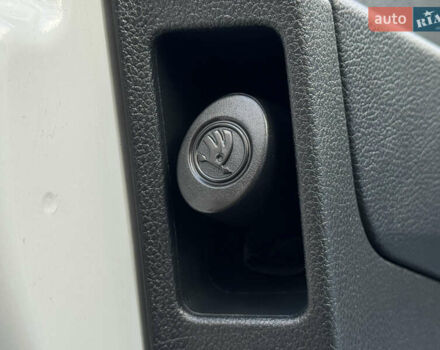 Белый Шкода Суперб, объемом двигателя 2 л и пробегом 164 тыс. км за 25450 $, фото 30 на Automoto.ua