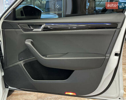 Білий Шкода Суперб, об'ємом двигуна 1.4 л та пробігом 54 тис. км за 38900 $, фото 59 на Automoto.ua