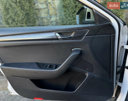 Белый Шкода Суперб, объемом двигателя 1.97 л и пробегом 113 тыс. км за 33999 $, фото 50 на Automoto.ua