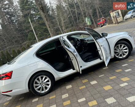 Белый Шкода Суперб, объемом двигателя 2 л и пробегом 164 тыс. км за 25450 $, фото 42 на Automoto.ua