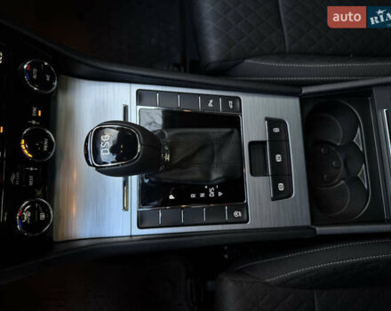 Белый Шкода Суперб, объемом двигателя 2 л и пробегом 164 тыс. км за 25450 $, фото 128 на Automoto.ua