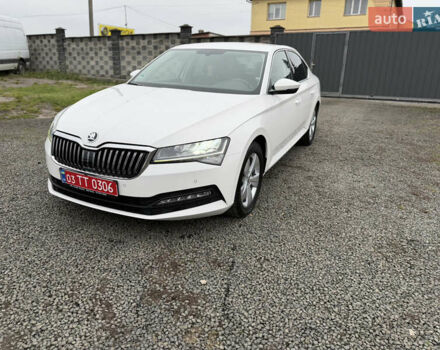 Білий Шкода Суперб, об'ємом двигуна 1.97 л та пробігом 206 тис. км за 25500 $, фото 1 на Automoto.ua