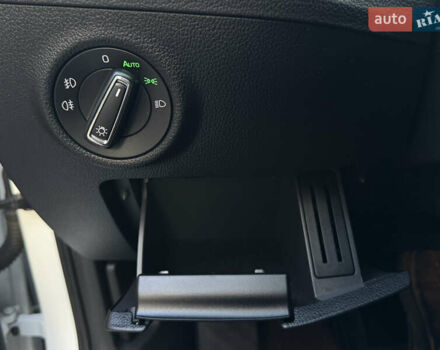 Белый Шкода Суперб, объемом двигателя 2 л и пробегом 164 тыс. км за 25450 $, фото 126 на Automoto.ua