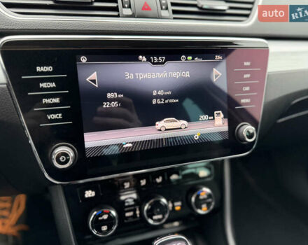 Білий Шкода Суперб, об'ємом двигуна 1.97 л та пробігом 206 тис. км за 25500 $, фото 46 на Automoto.ua