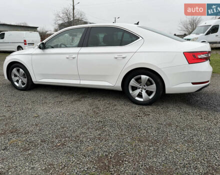 Білий Шкода Суперб, об'ємом двигуна 1.97 л та пробігом 206 тис. км за 25500 $, фото 12 на Automoto.ua