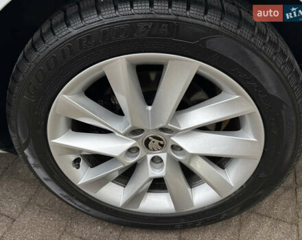 Белый Шкода Суперб, объемом двигателя 2 л и пробегом 164 тыс. км за 25450 $, фото 74 на Automoto.ua