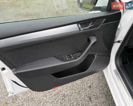 Білий Шкода Суперб, об'ємом двигуна 1.97 л та пробігом 206 тис. км за 25500 $, фото 35 на Automoto.ua