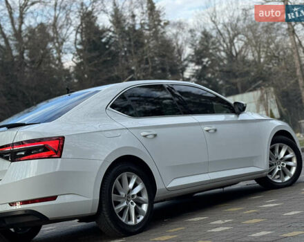 Белый Шкода Суперб, объемом двигателя 2 л и пробегом 164 тыс. км за 25450 $, фото 108 на Automoto.ua