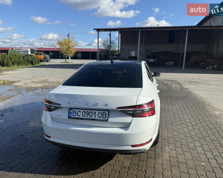 Белый Шкода Суперб, объемом двигателя 1.98 л и пробегом 96 тыс. км за 28800 $, фото 2 на Automoto.ua
