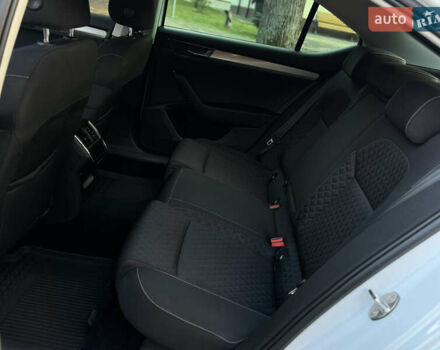 Белый Шкода Суперб, объемом двигателя 2 л и пробегом 164 тыс. км за 25450 $, фото 31 на Automoto.ua