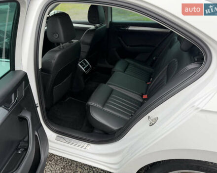 Білий Шкода Суперб, об'ємом двигуна 1.97 л та пробігом 206 тис. км за 25500 $, фото 31 на Automoto.ua