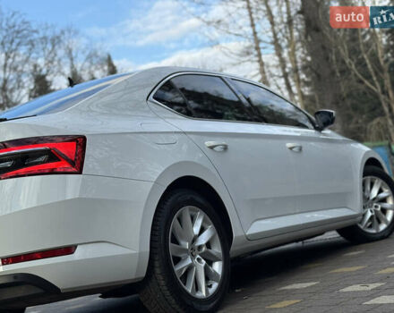 Белый Шкода Суперб, объемом двигателя 2 л и пробегом 164 тыс. км за 25450 $, фото 109 на Automoto.ua