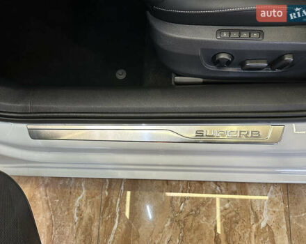 Білий Шкода Суперб, об'ємом двигуна 1.4 л та пробігом 54 тис. км за 38900 $, фото 25 на Automoto.ua