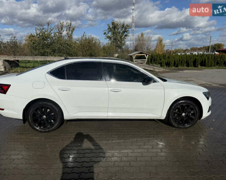 Белый Шкода Суперб, объемом двигателя 1.98 л и пробегом 96 тыс. км за 28800 $, фото 1 на Automoto.ua