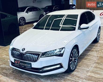 Білий Шкода Суперб, об'ємом двигуна 1.4 л та пробігом 54 тис. км за 38900 $, фото 13 на Automoto.ua