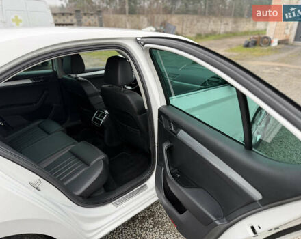 Білий Шкода Суперб, об'ємом двигуна 1.97 л та пробігом 206 тис. км за 25500 $, фото 26 на Automoto.ua