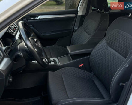 Белый Шкода Суперб, объемом двигателя 2 л и пробегом 164 тыс. км за 25450 $, фото 27 на Automoto.ua