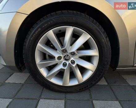 Белый Шкода Суперб, объемом двигателя 1.97 л и пробегом 113 тыс. км за 33999 $, фото 37 на Automoto.ua