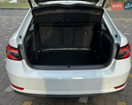 Белый Шкода Суперб, объемом двигателя 2 л и пробегом 164 тыс. км за 25450 $, фото 178 на Automoto.ua