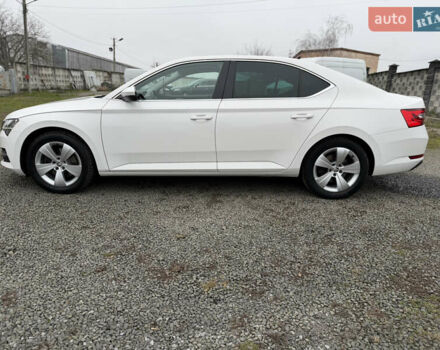 Білий Шкода Суперб, об'ємом двигуна 1.97 л та пробігом 206 тис. км за 25500 $, фото 13 на Automoto.ua