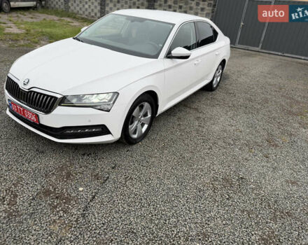 Білий Шкода Суперб, об'ємом двигуна 1.97 л та пробігом 206 тис. км за 25500 $, фото 15 на Automoto.ua