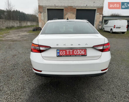 Білий Шкода Суперб, об'ємом двигуна 1.97 л та пробігом 206 тис. км за 25500 $, фото 9 на Automoto.ua