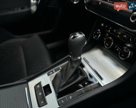 Белый Шкода Суперб, объемом двигателя 2 л и пробегом 164 тыс. км за 25450 $, фото 57 на Automoto.ua