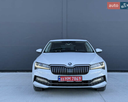 Білий Шкода Суперб, об'ємом двигуна 2 л та пробігом 171 тис. км за 30999 $, фото 5 на Automoto.ua