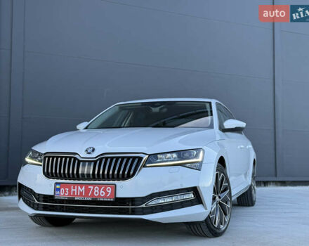 Білий Шкода Суперб, об'ємом двигуна 2 л та пробігом 171 тис. км за 30999 $, фото 2 на Automoto.ua