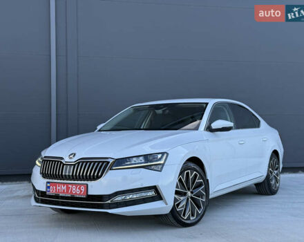 Білий Шкода Суперб, об'ємом двигуна 2 л та пробігом 171 тис. км за 30999 $, фото 1 на Automoto.ua