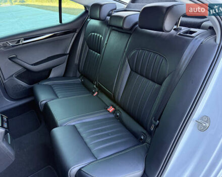 Білий Шкода Суперб, об'ємом двигуна 2 л та пробігом 171 тис. км за 30999 $, фото 64 на Automoto.ua