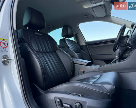 Білий Шкода Суперб, об'ємом двигуна 2 л та пробігом 171 тис. км за 30999 $, фото 73 на Automoto.ua