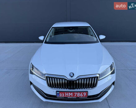 Білий Шкода Суперб, об'ємом двигуна 2 л та пробігом 171 тис. км за 30999 $, фото 10 на Automoto.ua