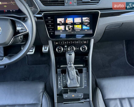 Білий Шкода Суперб, об'ємом двигуна 2 л та пробігом 171 тис. км за 30999 $, фото 41 на Automoto.ua