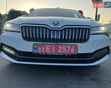Белый Шкода Суперб, объемом двигателя 1.97 л и пробегом 192 тыс. км за 31500 $, фото 6 на Automoto.ua
