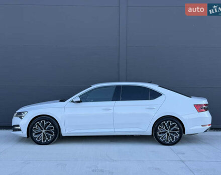 Белый Шкода Суперб, объемом двигателя 2 л и пробегом 171 тыс. км за 30699 $, фото 12 на Automoto.ua