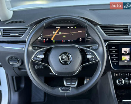 Білий Шкода Суперб, об'ємом двигуна 2 л та пробігом 171 тис. км за 30999 $, фото 39 на Automoto.ua