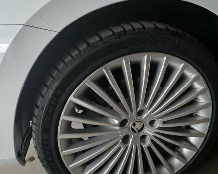 Білий Шкода Суперб, об'ємом двигуна 1.97 л та пробігом 145 тис. км за 33700 $, фото 3 на Automoto.ua