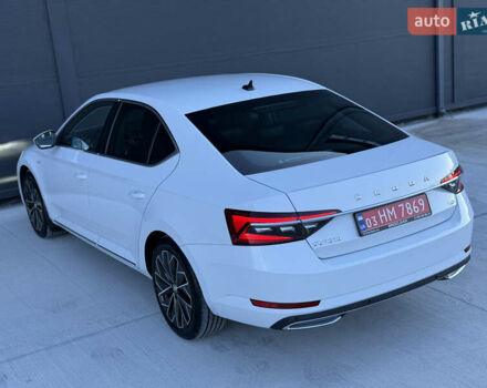 Білий Шкода Суперб, об'ємом двигуна 2 л та пробігом 171 тис. км за 30999 $, фото 23 на Automoto.ua