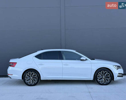 Білий Шкода Суперб, об'ємом двигуна 2 л та пробігом 171 тис. км за 30999 $, фото 11 на Automoto.ua