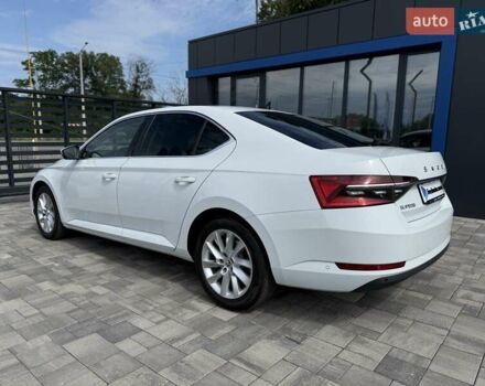 Белый Шкода Суперб, объемом двигателя 1.97 л и пробегом 192 тыс. км за 33700 $, фото 11 на Automoto.ua